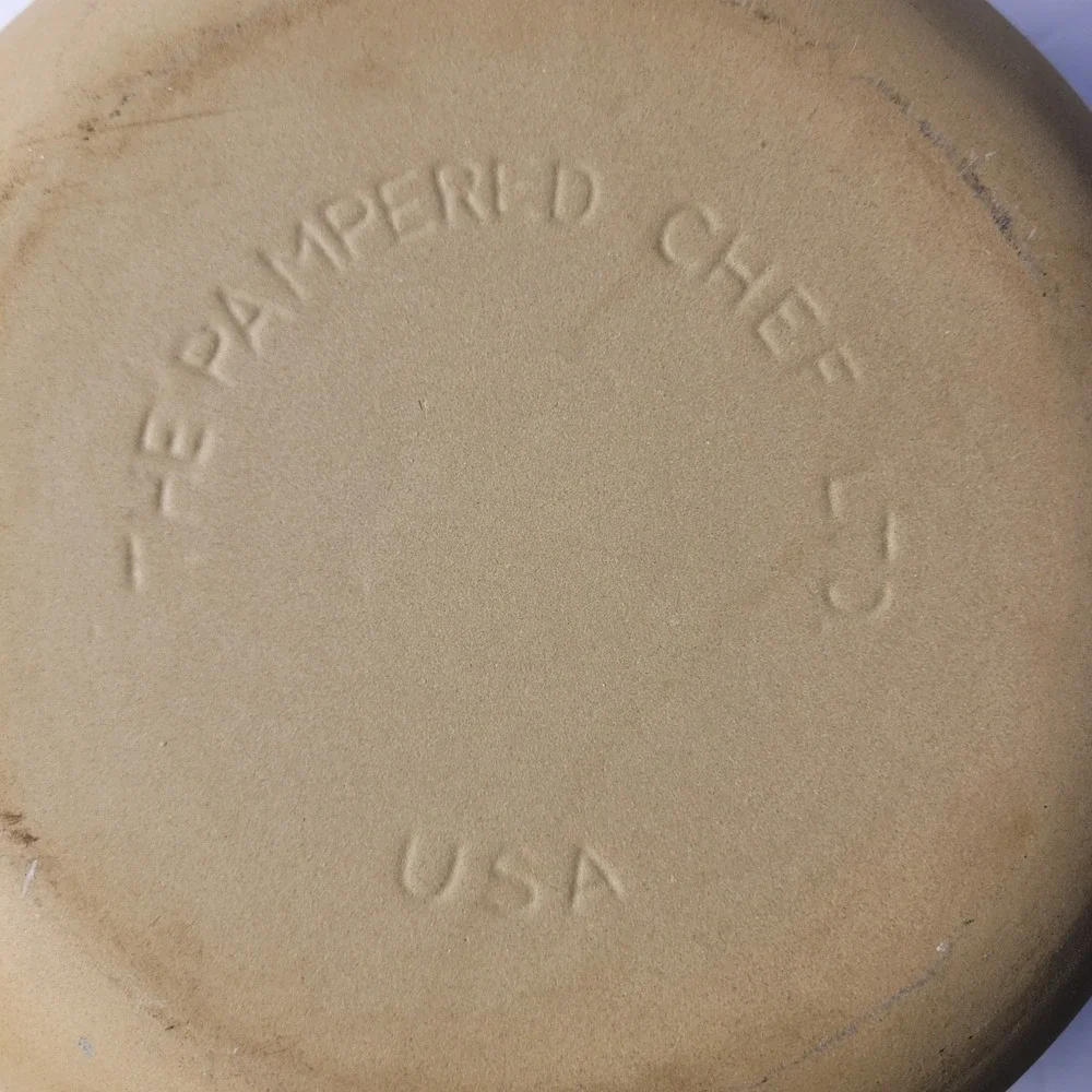 Pampered Chef Deep Dish Baker Stoneware Tan Round 12.5